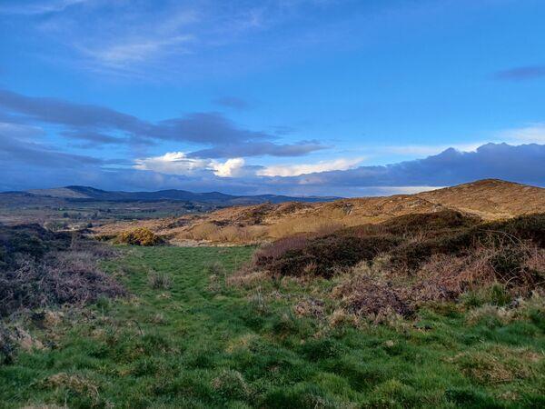 The quality of the land varies from hilly lands to quality limestone grassland. 